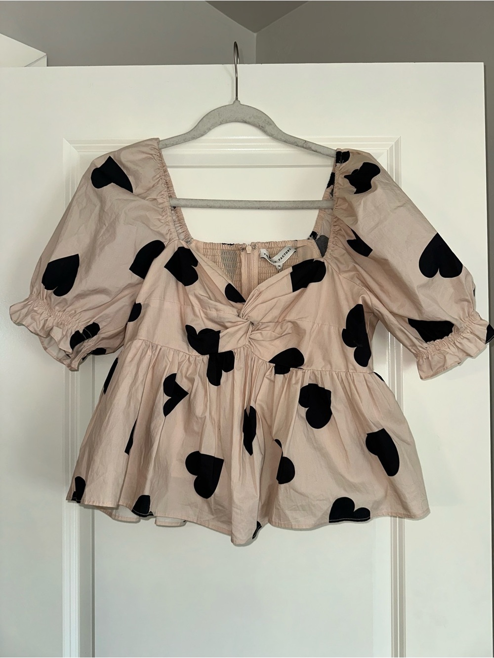NWT English Factory Heart Shape puff sleeve top